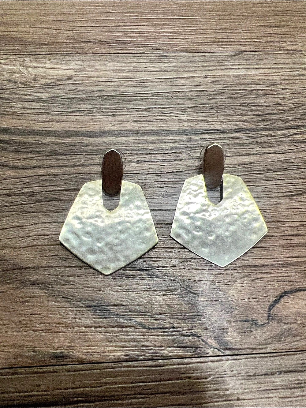 Kendra Scott Finch Statement Earrings in Gold